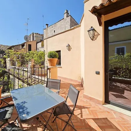 Boutique Penthouse With Terrace, Spanish Steps アパート ローマ