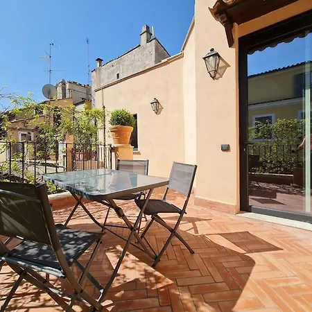 Boutique Penthouse With Terrace, Spanish Steps アパート