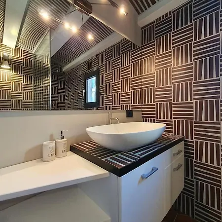 Boutique Penthouse With Terrace, Spanish Steps アパート ローマ