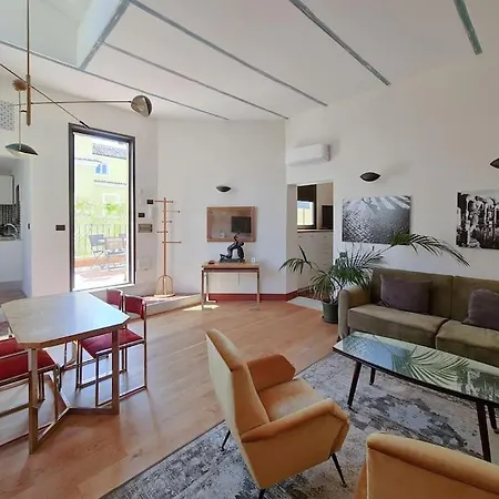 Boutique Penthouse With Terrace, Spanish Steps アパート
