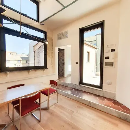 Boutique Penthouse With Terrace, Spanish Steps ローマ